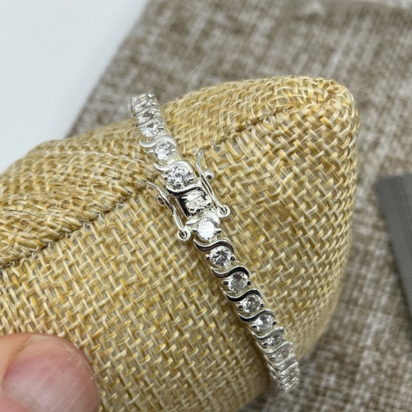Vintage 7” Sterling Silver CZ Tennis Bracelet – Timeless Sparkle - Picture 7 of 17